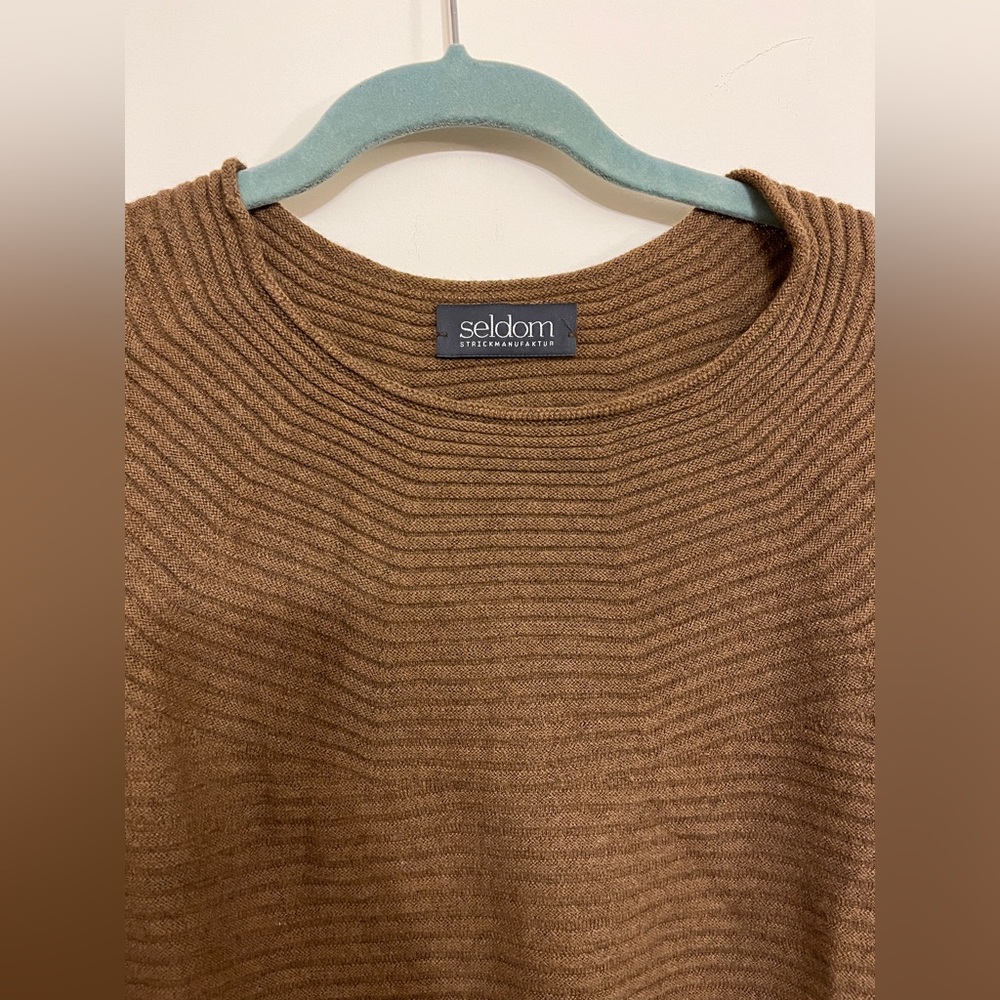 Seldom Brown 100% Virgin Wool Sweater Size M - Picture 2 of 8